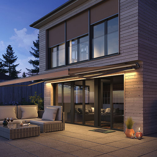 WAREMA Gelenkarmmarkise mit LED-Beleuchtung in Osterath