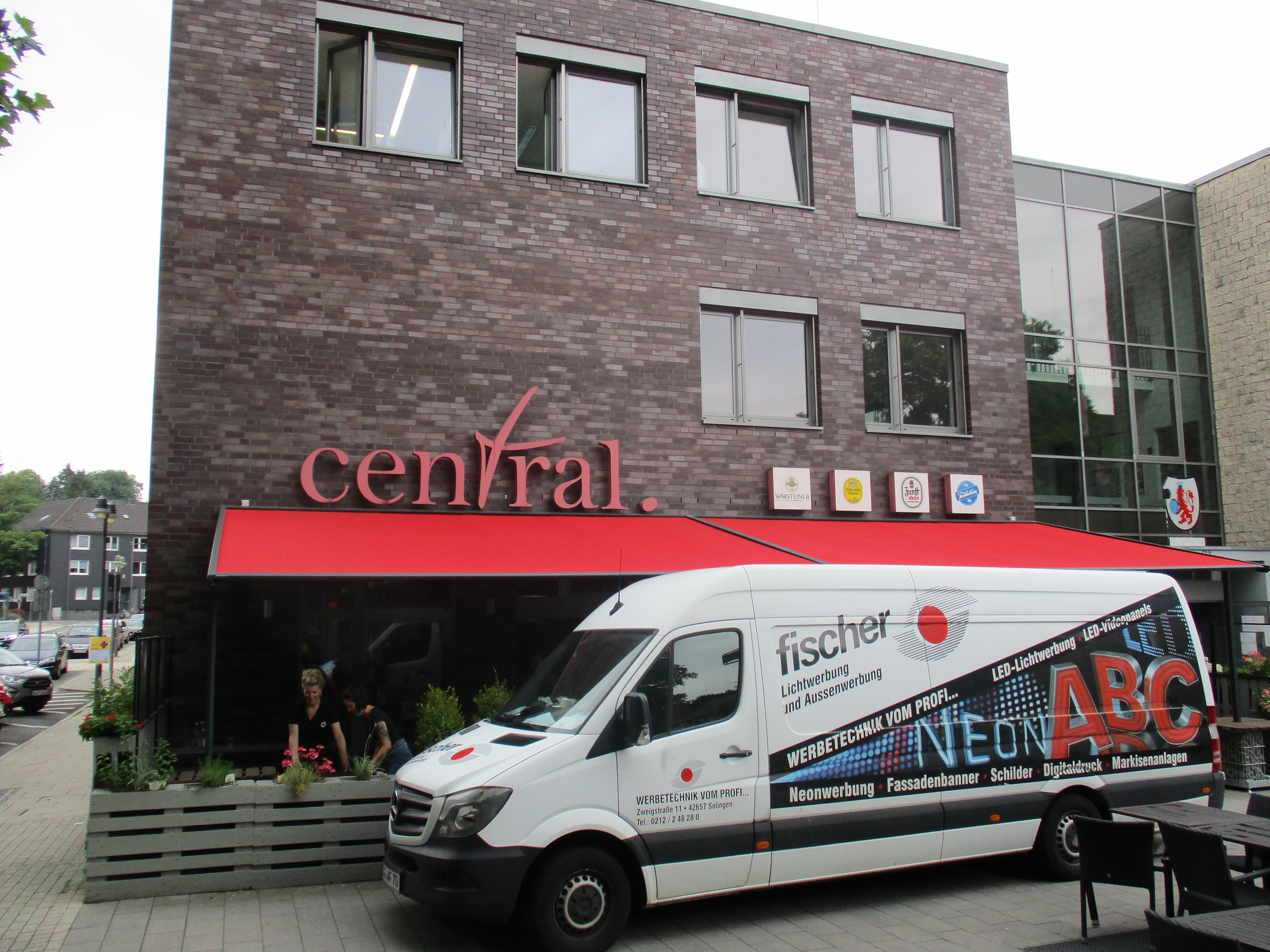 Pergolaanlage in Wuppertal Ronsdorf - Markise als Dach mit Raumcharakter