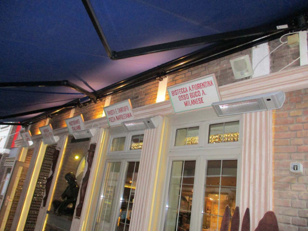 Neu Markise für das Restaurant Dal Sarto in Düsseldorf