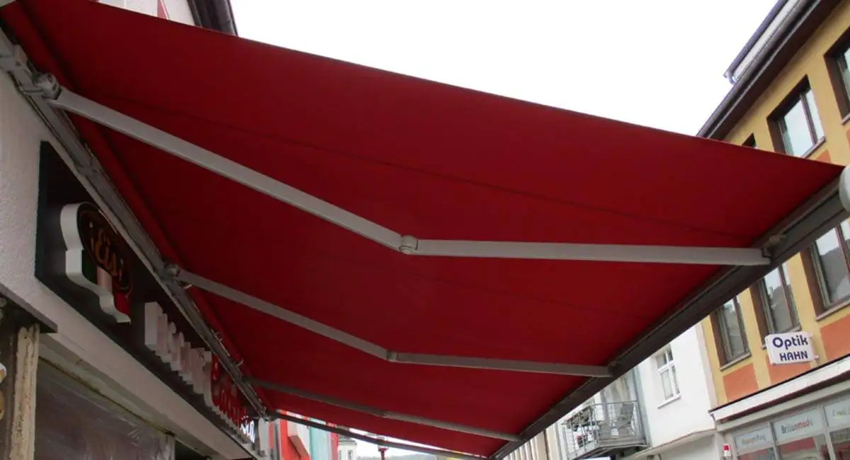 Eiscafé Calchera in Schleiden mit neuer Markise