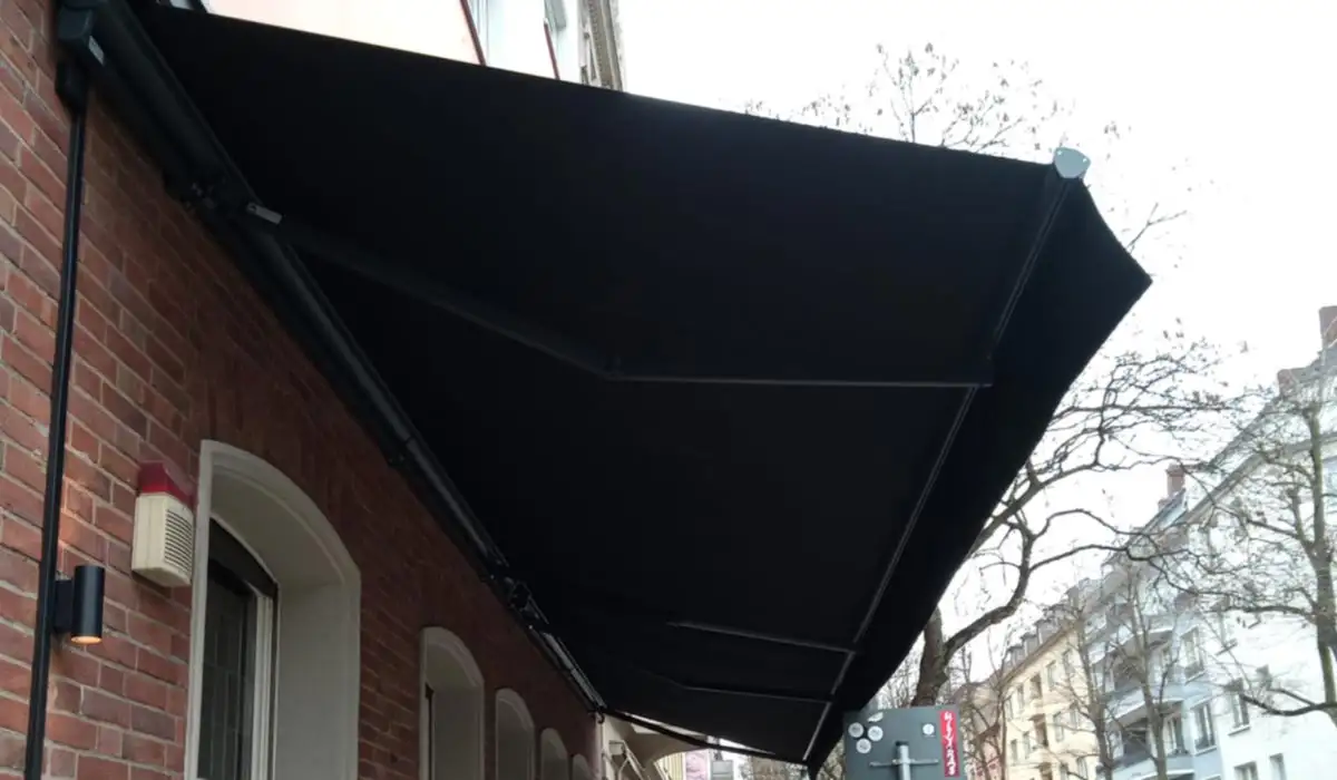 Neue Gelenkarmmarkise in Düsseldorf