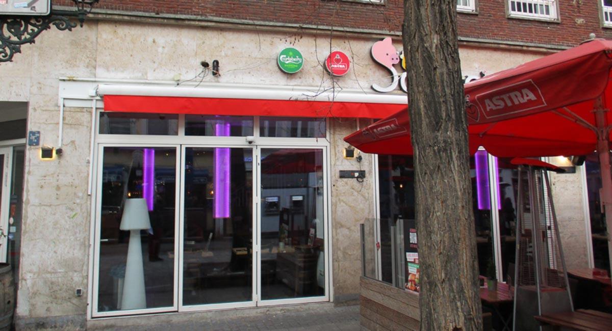 Markise bei Restaurant Schweinske in Düsseldorf