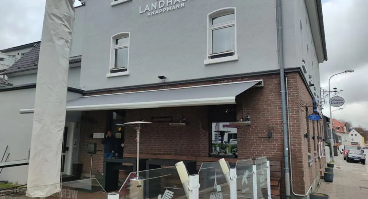 Landhaus Knappmann mit neuer Markise