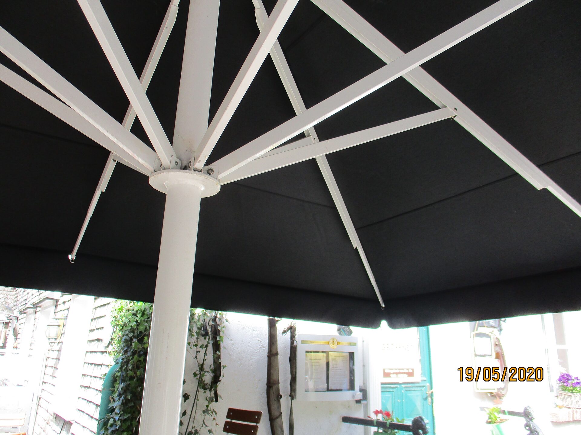 Großschirm/Sonnenschirm Wülfrath - Kutscherstuben