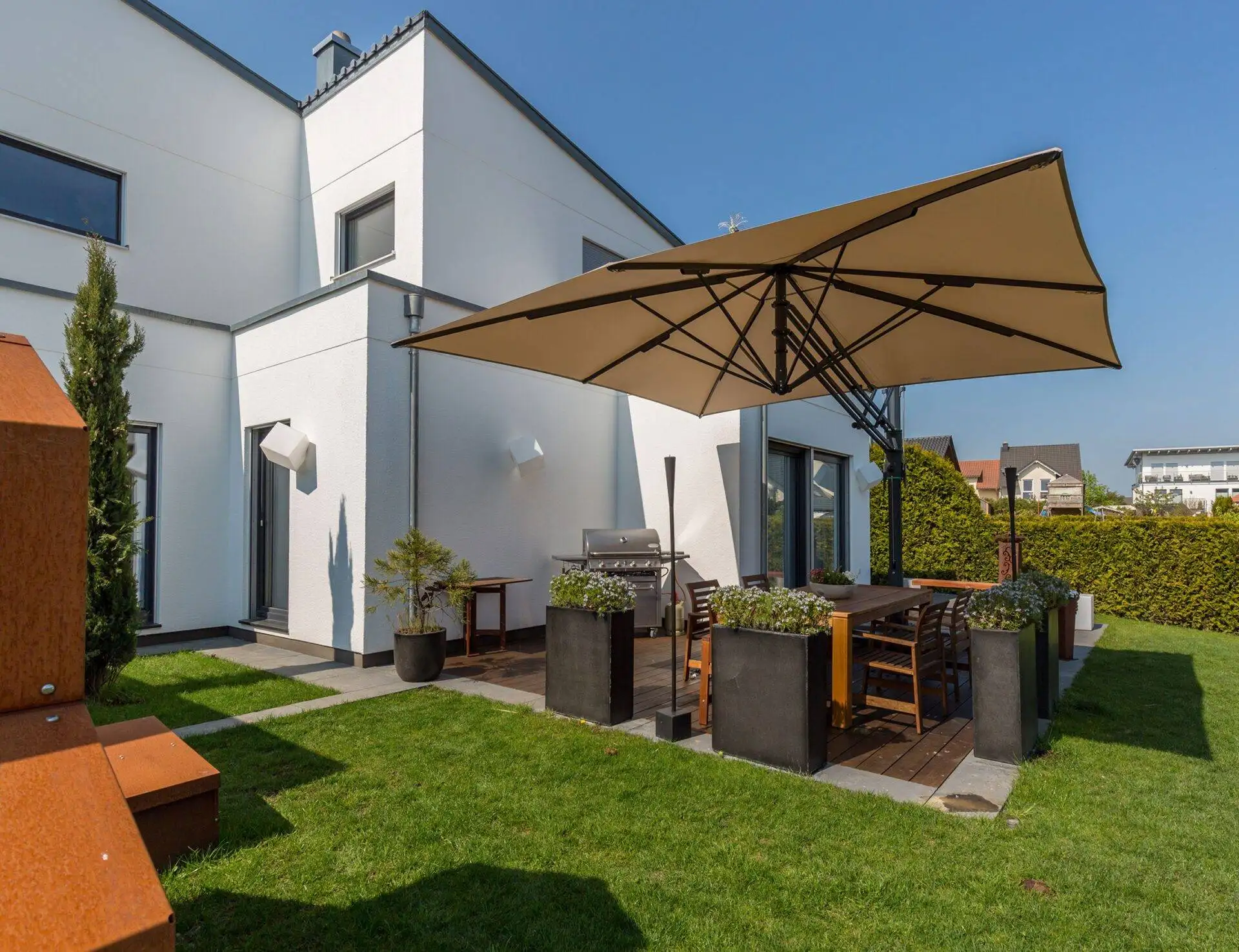 WAREMA Kassettenmarkise auf einer Terrasse in Haan im Bergischen Land