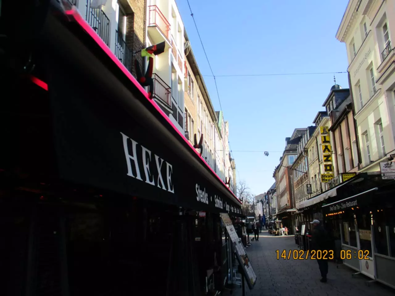 Neue Markise und Windschutz für die Hexe in Düsseldorf