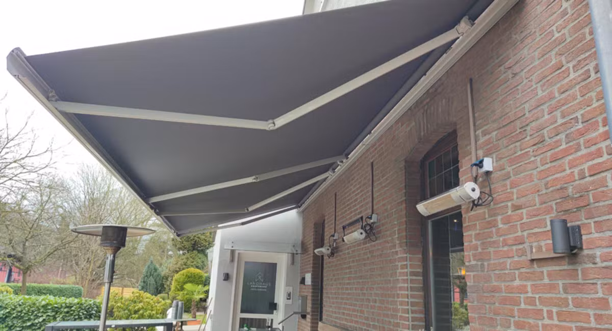 Landhaus Knappmann mit neuer Markise