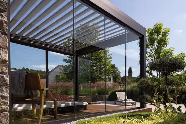 Lamellendach als Erweiterung des Wohnraums